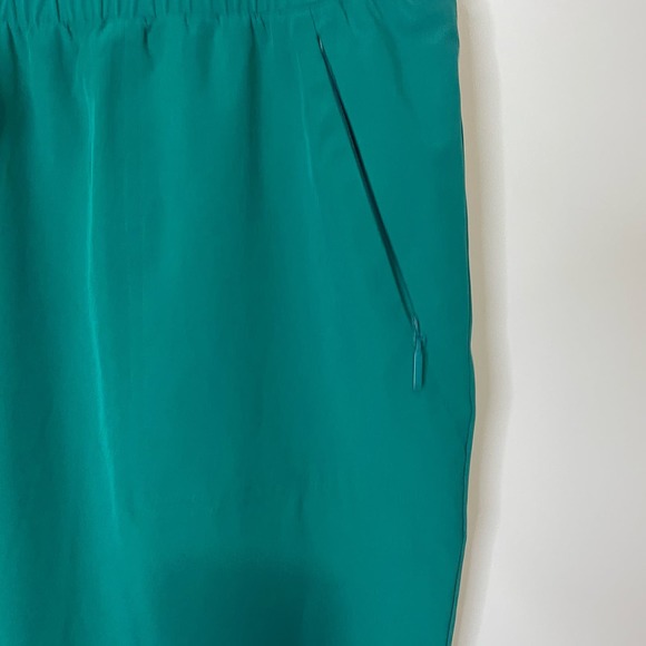 Chico's Zenergy Women's Chic360 Woven Joggers Jade Green size 3 - Picture 2 of 8